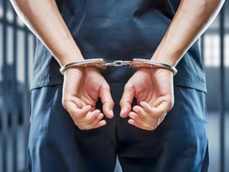 दिल्ली साले पर चाकू से हमले का आरोपी गिरफ्तार, पीड़ित की इलाज के दौरान मौत