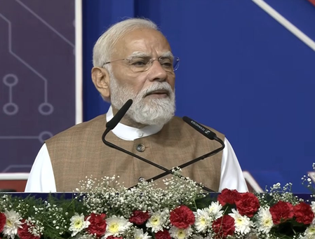 सेमीकंडक्टर क्षेत्र में भारत की बड़ी छलांग, पीएम मोदी बोले-ग्लोबल सप्लाई चेन में मजबूत हो रही हमारी भूमिका सेमीकंडक्टर क्षेत्र में भारत की बड़ी छलांग, पीएम मोदी बोले-ग्लोबल सप्लाई चेन में मजबूत हो रही हमारी भूमिका