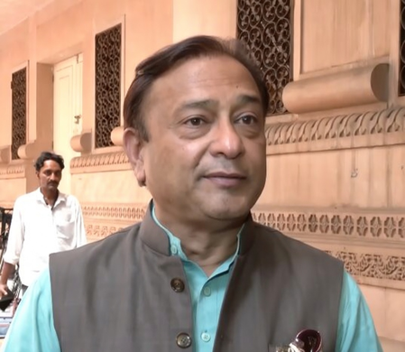 आईपीएल टिकट विवाद पर राजू वाघमारे का तंज, कांग्रेस का वीआईपी कल्चर से पुराना नाता आईपीएल टिकट विवाद पर राजू वाघमारे का तंज, कांग्रेस का वीआईपी कल्चर से पुराना नाता