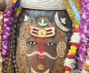 महाकाल धाम में उमड़ा आस्था का सैलाब, जयकारों के साथ हुई दिव्य भस्म आरती