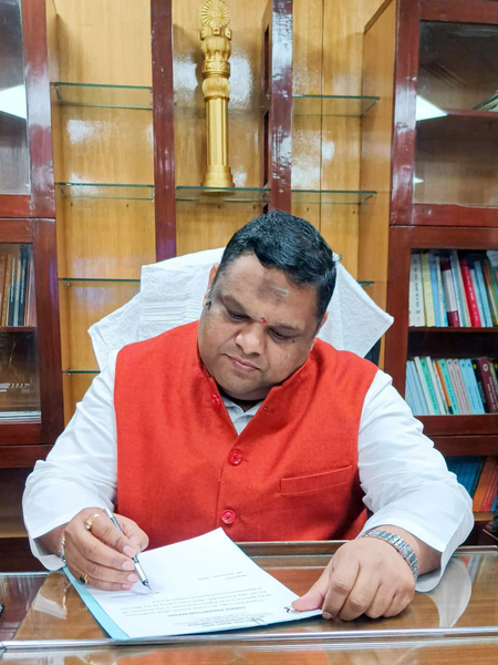 विदेशी चंदे की चाहत में विपक्षी सांसद कर रहे एफसीआरए का विरोध प्रियंक कानूनगो विदेशी चंदे की चाहत में विपक्षी सांसद कर रहे एफसीआरए का विरोध प्रियंक कानूनगो