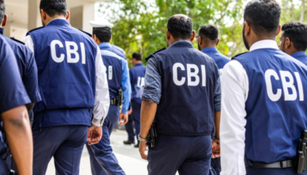 सीबीआई ने ईपीएफओ के अधिकारी और सुरक्षा सहायक को रिश्वत लेते किया गिरफ्तार