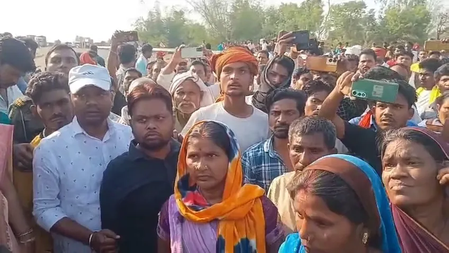 झारखंड गढ़वा में सड़क हादसे में युवक की मौत पर बवाल, पुलिस-ग्रामीणों में झड़प