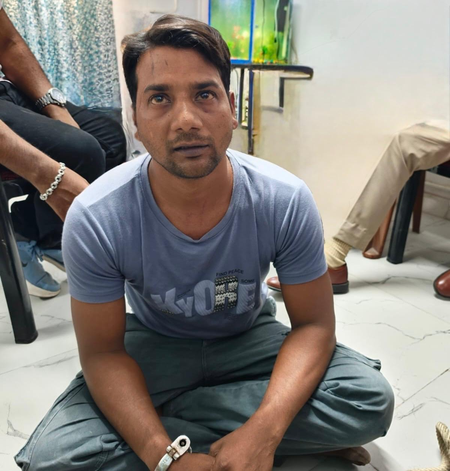 ज्वेलरी शॉप में डकैती और दो हत्याओं का आरोपी राजा साहनी ऋषिकेश से गिरफ्तार, कटक जेल से हुआ था फरार ज्वेलरी शॉप में डकैती और दो हत्याओं का आरोपी राजा साहनी ऋषिकेश से गिरफ्तार, कटक जेल से हुआ था फरार