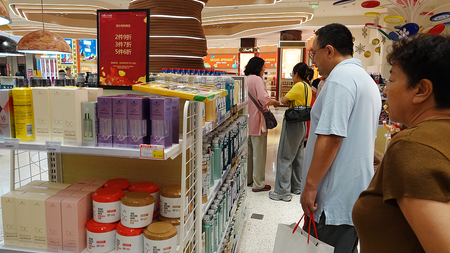 हाईनान में शुल्क-मुक्त बाजार में तेजी, पहली तिमाही में रिकॉर्ड खरीदारी