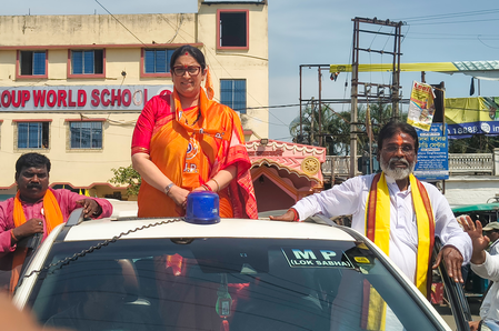 राहुल गांधी को जब देश गंभीरता से नहीं लेता है तो मैं क्यों लूं स्मृति ईरानी