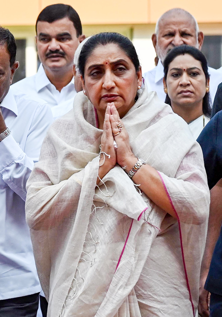 बारामती उपचुनाव 6 अप्रैल को नामांकन भरेंगी सुनेत्रा पवार, कई दिग्गज रहेंगे मौजूद