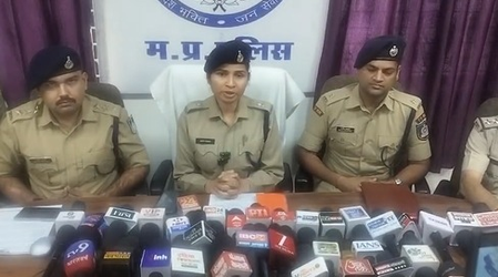 रीवा चोरी के दौरान पकड़े जाने पर महिला की निर्मम हत्या, कटे जूते से आरोपी तक पहुंची पुलिस