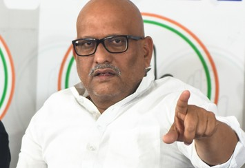 राघव चड्ढा को ज्यादा बोलने का खामियाजा भुगतना पड़ा अजय राय