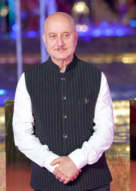 Anupam Kher reflects on his first playback singing experience in theatre Anupam Kher reflects on his first playback singing experience in theatre