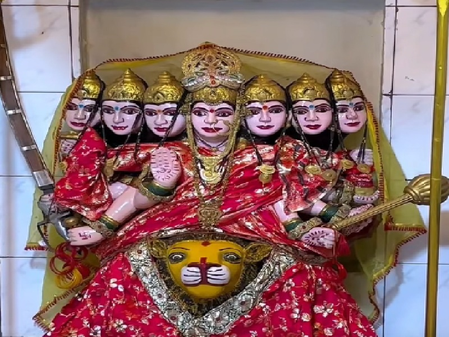 रोजगार और रोग मुक्ति के लिए छत्तीसगढ़ के इस मंदिर में लगती है भक्तों की भीड़, सात रूपों में मां भवानी देती हैं दर्शन रोजगार और रोग मुक्ति के लिए छत्तीसगढ़ के इस मंदिर में लगती है भक्तों की भीड़, सात रूपों में मां भवानी देती हैं दर्शन