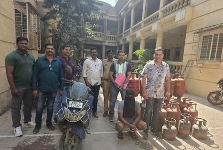मुंबई गैस सिलेंडर चोरी करने वाले गिरोह के तीन आरोपी गिरफ्तार, 45 सिलेंडर और 3 बाइक बरामद