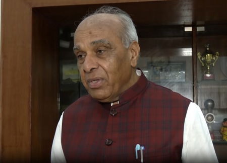 पाकिस्तान के रक्षा मंत्री की गीदड़भभकी पर सांसद जगदंबिका पाल का पलटवार पाकिस्तान के रक्षा मंत्री की गीदड़भभकी पर सांसद जगदंबिका पाल का पलटवार