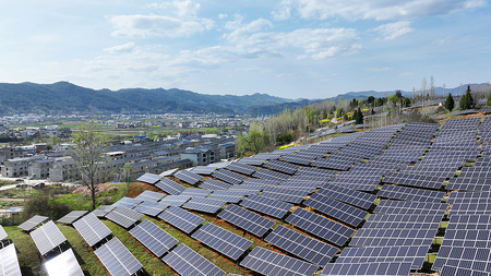 लगातार जारी है चीन की सौर ऊर्जा का विस्तार