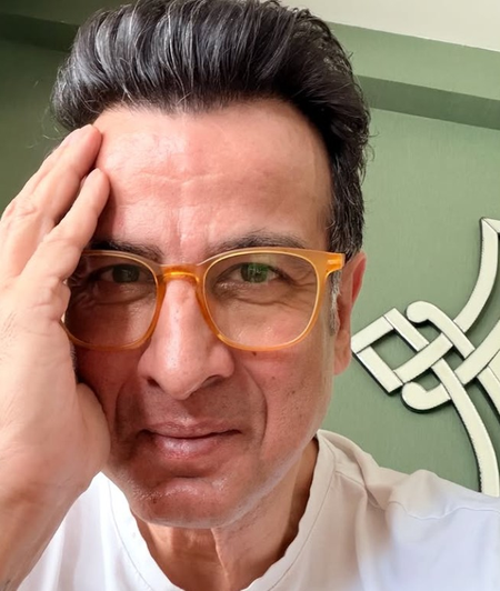 कुछ लोग कभी नहीं बदलते, अभिनेता रोनित रॉय के पोस्ट ने खींचा लोगों का ध्यान कुछ लोग कभी नहीं बदलते, अभिनेता रोनित रॉय के पोस्ट ने खींचा लोगों का ध्यान