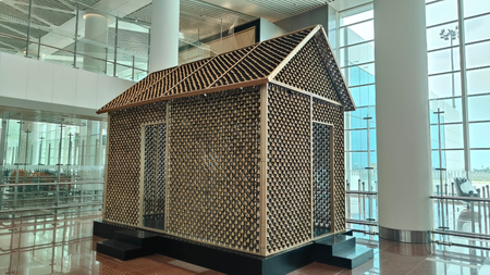 नोएडा इंटरनेशनल एयरपोर्ट पर ‘मिस्टिक अबोर्ड झोपड़ी बनी आकर्षण का केंद्र, जल्द शुरू होंगी उड़ानें