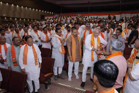 गुजरात स्थानीय चुनावों के लिए उम्मीदवारों को अंतिम रूप देने के लिए भाजपा की बैठक शुरू