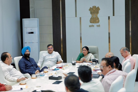 दिल्ली में अनधिकृत कॉलोनियों का बड़ा नियमितीकरण रेखा गुप्ता ने केंद्र सरकार का जताया आभार