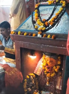 मनसा देवी हरिद्वार के बिल्व पर्वत पर विराजती हैं शिव की मानस पुत्री मनसा देवी हरिद्वार के बिल्व पर्वत पर विराजती हैं शिव की मानस पुत्री