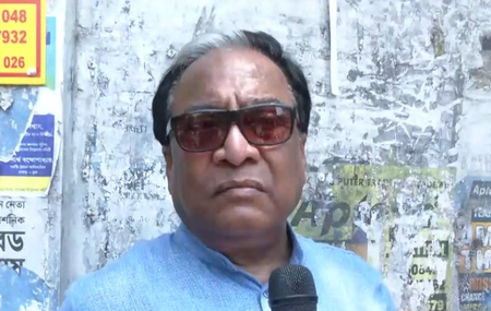 तृणमूल कांग्रेस का चुनाव आयोग पर आरोप, कहा- पिछले दरवाजे से प्रशासन पर कब्जा तृणमूल कांग्रेस का चुनाव आयोग पर आरोप, कहा- पिछले दरवाजे से प्रशासन पर कब्जा