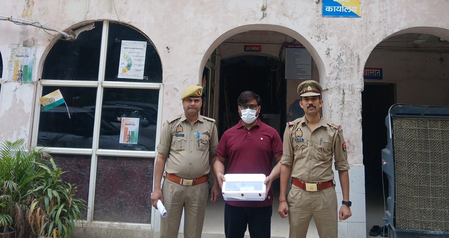 विदेश भेजने के नाम पर लाखों की ठगी करने वाला आरोपी गिरफ्तार, फर्जी वीजा और दस्तावेज बरामद