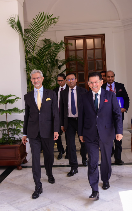 एस जयशंकर से मिले बांग्लादेश के विदेश मंत्री, द्विपक्षीय संबंधों को नई गति देने पर जोर