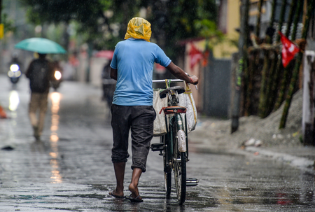 महाराष्ट्र में बदलेगा मौसम का मिजाज 20 से 22 अप्रैल के बीच आंधी-तूफान और बारिश की संभावना