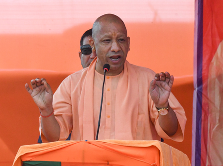 बुनकरों की आय, सम्मान और स्थायित्व सुनिश्चित करना हमारी प्राथमिकता  सीएम योगी