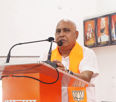 कांग्रेस व्यक्ति और परिवार आधारित दल हेमंत खंडेलवाल कांग्रेस व्यक्ति और परिवार आधारित दल हेमंत खंडेलवाल