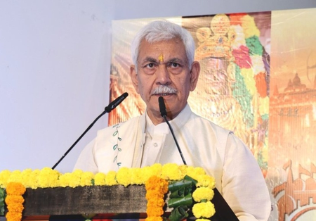 नशे के खिलाफ जम्मू-कश्मीर प्रशासन का बड़ा एक्शन, 20 वरिष्ठ अधिकारी बने जिला मेंटर