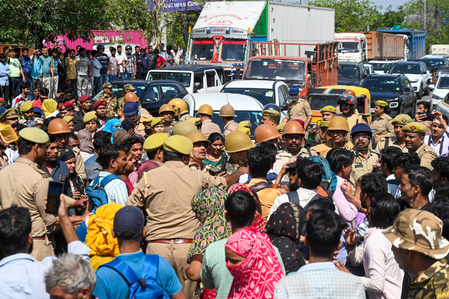 Noida hosiery workers protest for salary hike