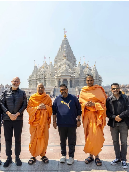 Shankar, Ehsaan, Loy seek divine blessing at Akshardham Swaminarayan temple in US Shankar, Ehsaan, Loy seek divine blessing at Akshardham Swaminarayan temple in US
