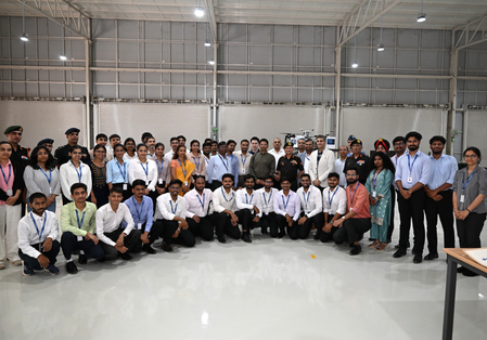 जनरल उपेंद्र द्विवेदी ने देखा स्वार्म ड्रोन और आईएसआर तकनीक का दम, कहा-दुश्मन की हर हरकत पर होगी पैनी नजर