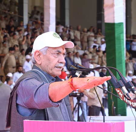 एलजी मनोज सिन्हा ने ‘नशामुक्त जम्मू कश्मीर’ के लिए जन आंदोलन की शुरुआत की एलजी मनोज सिन्हा ने ‘नशामुक्त जम्मू कश्मीर’ के लिए जन आंदोलन की शुरुआत की