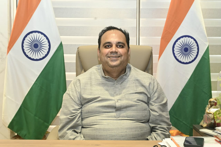 हमारी सरकार ने दिल्ली के हजारों लाभार्थियों को ईवी सब्सिडी प्रदान की है पंकज कुमार सिंह