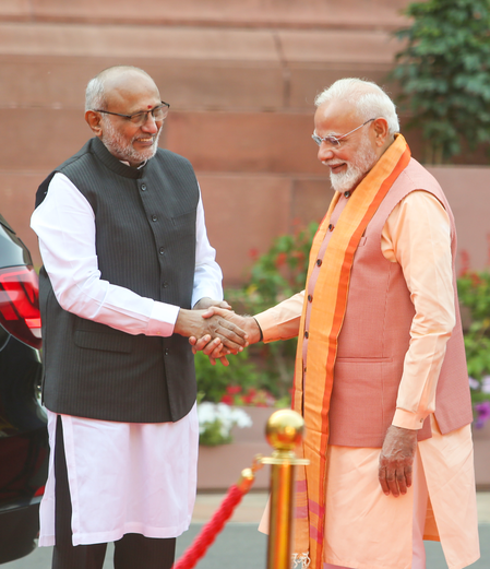 पीएम मोदी के सार्वजनिक जीवन के 25 साल पूरे, उपराष्ट्रपति और सीएम रेखा गुप्ता समेत कई नेताओं ने दी बधाई पीएम मोदी के सार्वजनिक जीवन के 25 साल पूरे, उपराष्ट्रपति और सीएम रेखा गुप्ता समेत कई नेताओं ने दी बधाई