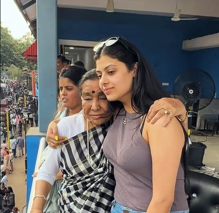 Zanai Bhosle says, grandmother Asha Bhosle wished people celebrating her, the way she celebrated life Zanai Bhosle says, grandmother Asha Bhosle wished people celebrating her, the way she celebrated life