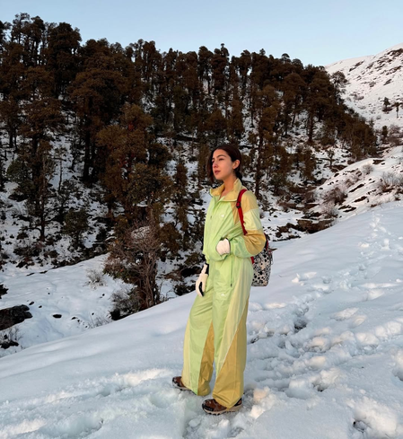 Sara Ali Khan provides a glimpse into her time in the mountains