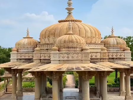 महारानी की छतरियां राजपूत वंश की महिलाओं को समर्पित, इतिहास और सुंदरता का अनूठा संगम