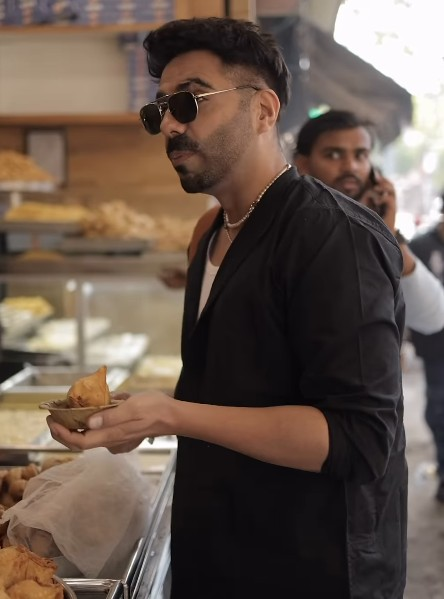 अपारशक्ति ने एक समोसे के लिए तय किया दिल्ली से आगरा का सफर