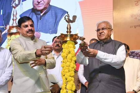 वर्तमान समय जनजाति विकास का स्वर्ण काल राज्यपाल मंगुभाई पटेल