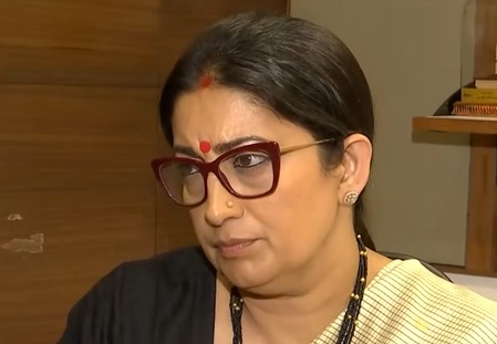 कांग्रेस महिलाओं के 33 प्रतिशत आरक्षण की विरोधी स्मृति ईरानी