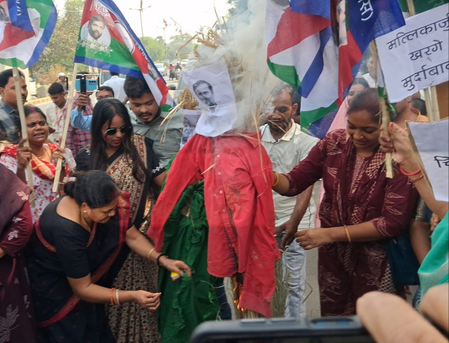 बिहार नारी शक्ति वंदन अधिनियम को पारित होने से रोकने के विरोध में लोजपा (आर) का प्रदर्शन