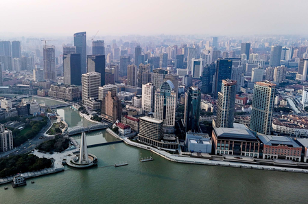 ली छ्यांग ने चीनी राज्य परिषद की कार्यकारी बैठक की अध्यक्षता की