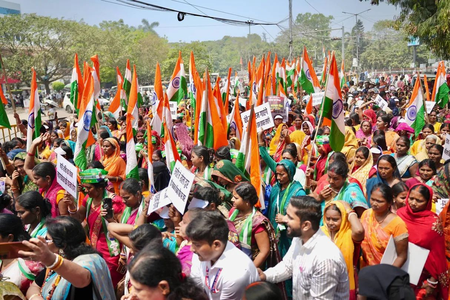 पटना में जन आक्रोश महिला सम्मेलन में गूंजा अपना हक लेकर रहेंगे, संजय सरावगी ने कहा- जनाक्रोश घर-घर तक पहुंचेगा