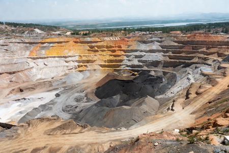 पाकिस्तान के अटक में सोना खनन जिनकी जमीन उन्हीं पर मुकदमा दर्ज, मचा बवाल