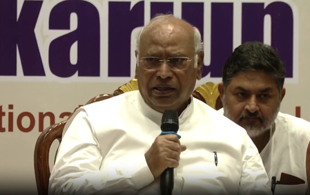 कांग्रेस अध्यक्ष खड़गे का विवादित बयान, प्रधानमंत्री को आतंकवादी और एआईएडीएमके-भाजपा गठबंधन को बताया खतरा