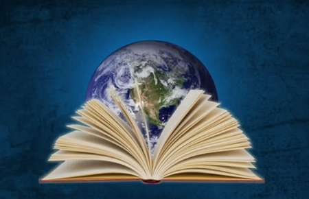 विश्व पुस्तक एवं कॉपीराइट दिवस किताबें सिर्फ पन्ने नहीं, अनुभव और कल्पना की हैं दुनिया