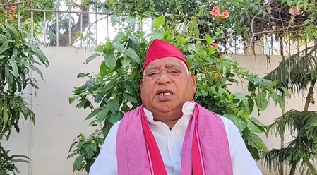 खड़गे के विवादित बयान पर सपा सांसद बोले- प्रधानमंत्री के बारे में व्यक्तिगत टिप्पणी सही नहीं