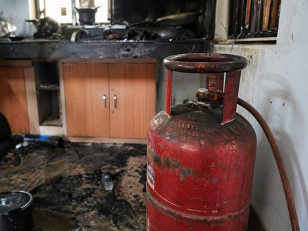 मध्य प्रदेश ब्यावरा में सिलेंडर विस्फोट से एक की मौत, पत्नी गंभीर रूप से घायल